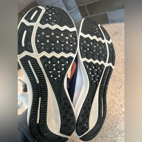 Nike Shoes Ladies Size 7 - Picture 5 of 10